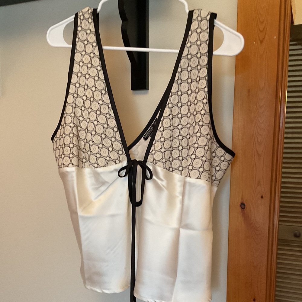 NWOT Beautiful Satin Looking Bow Top